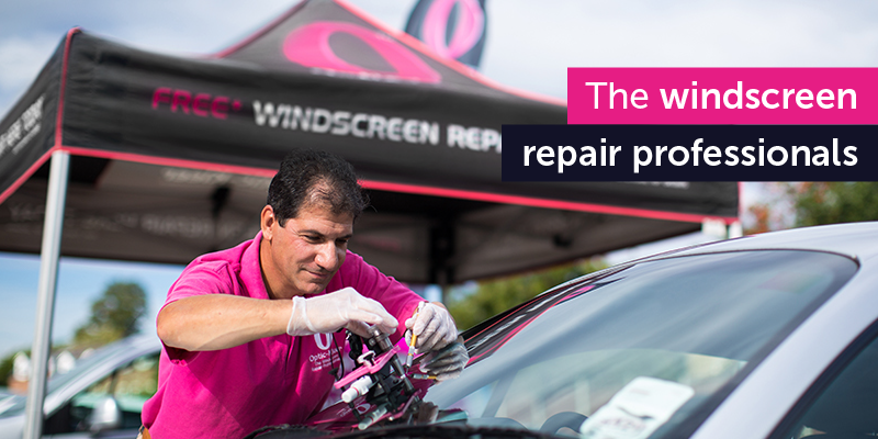 optic-kleer franchisee making windscreen repairs