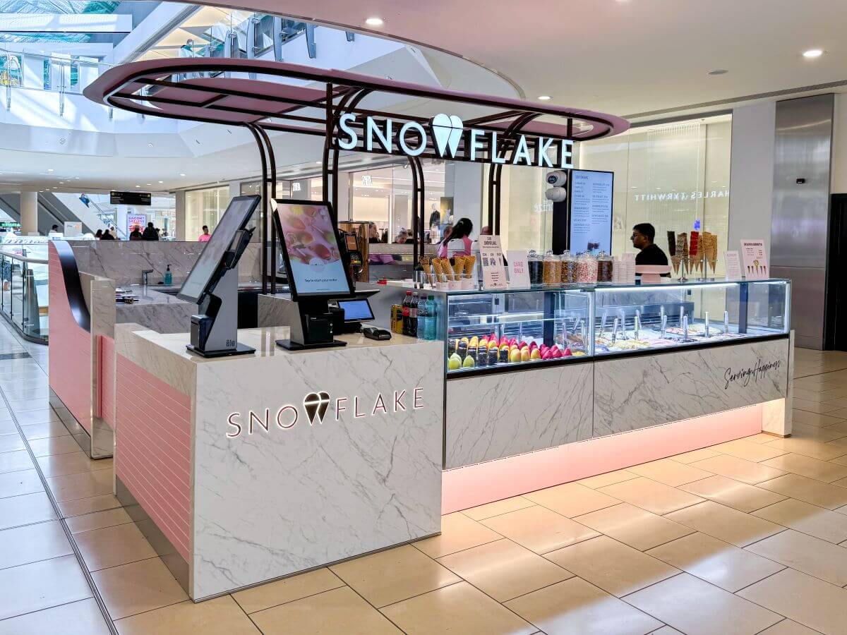 snowflake franchise store in shcpping mall