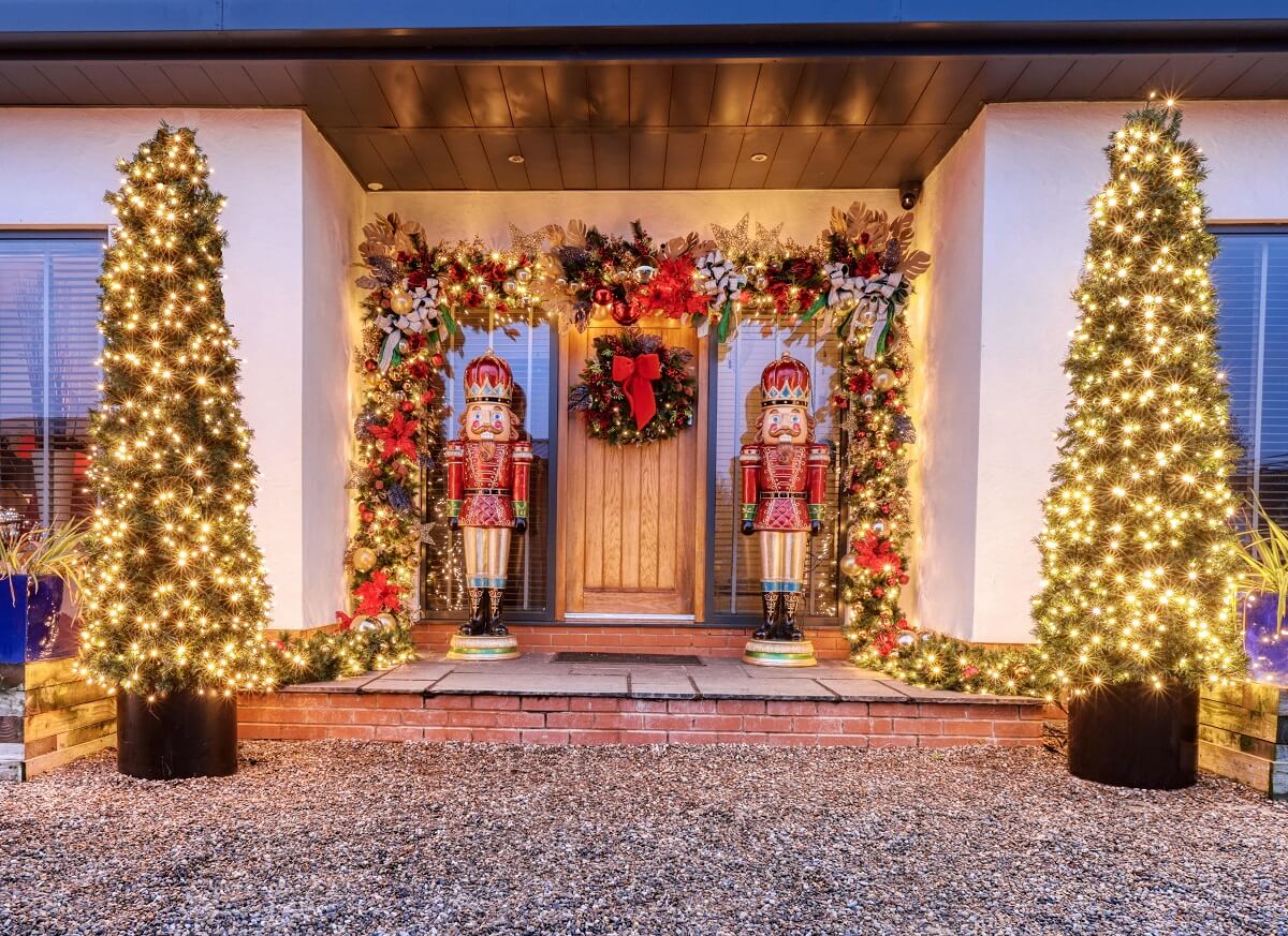 house decorated by christmas decorators