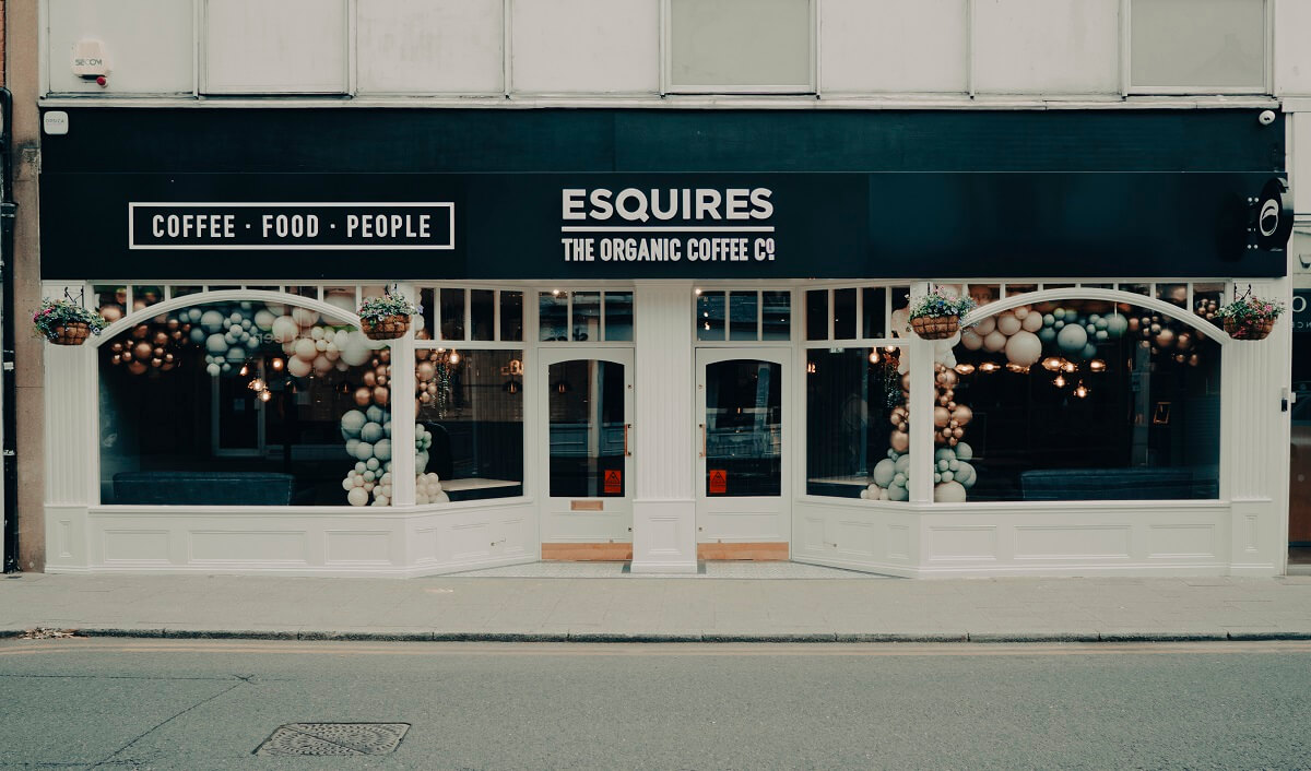esquires-stneots.jpg