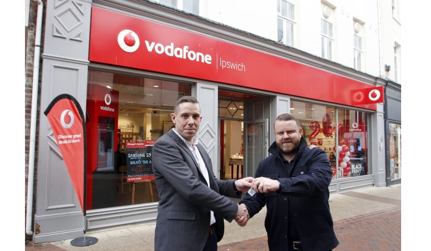 vodafone-200th-store.jpg